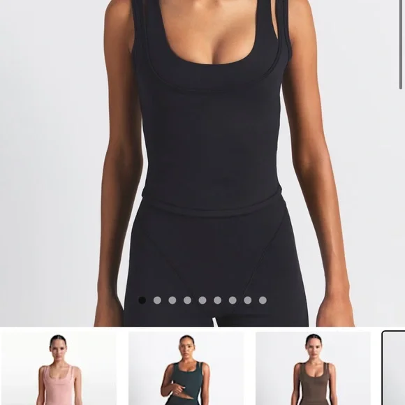 SKIMS Black Top - Picture 4 of 5